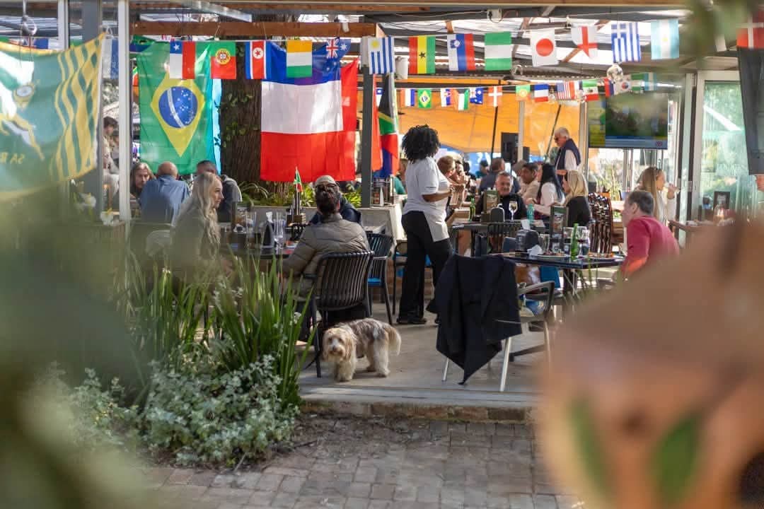 Easy Like a Sunday at Country Pub - Image 3