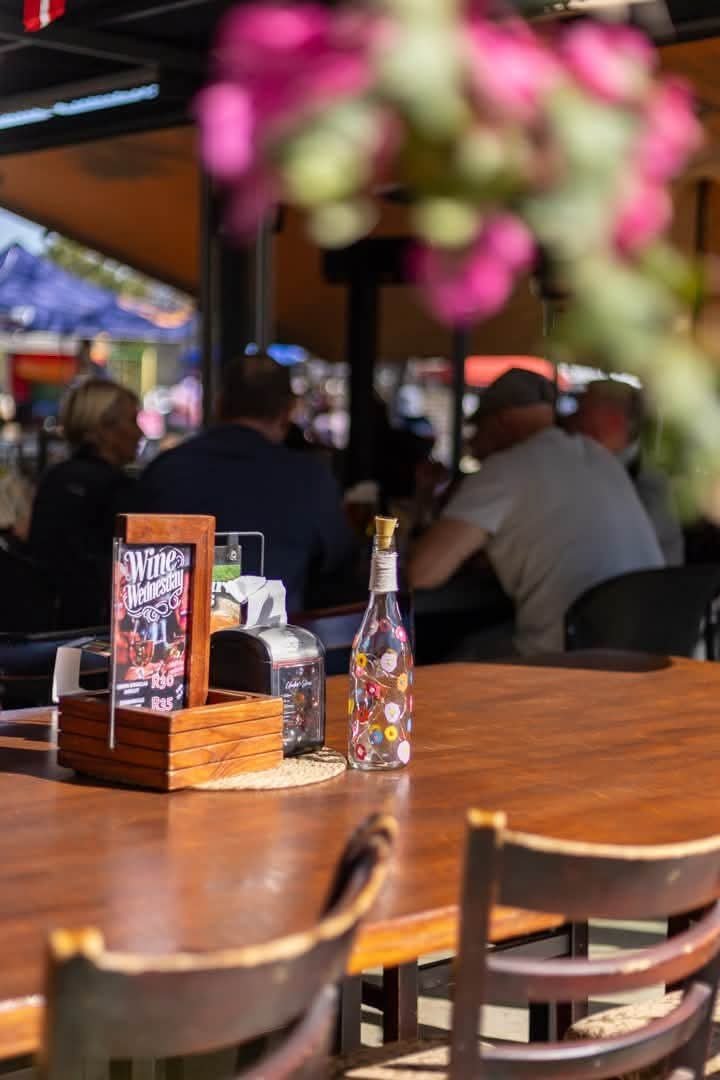 Easy Like a Sunday at Country Pub