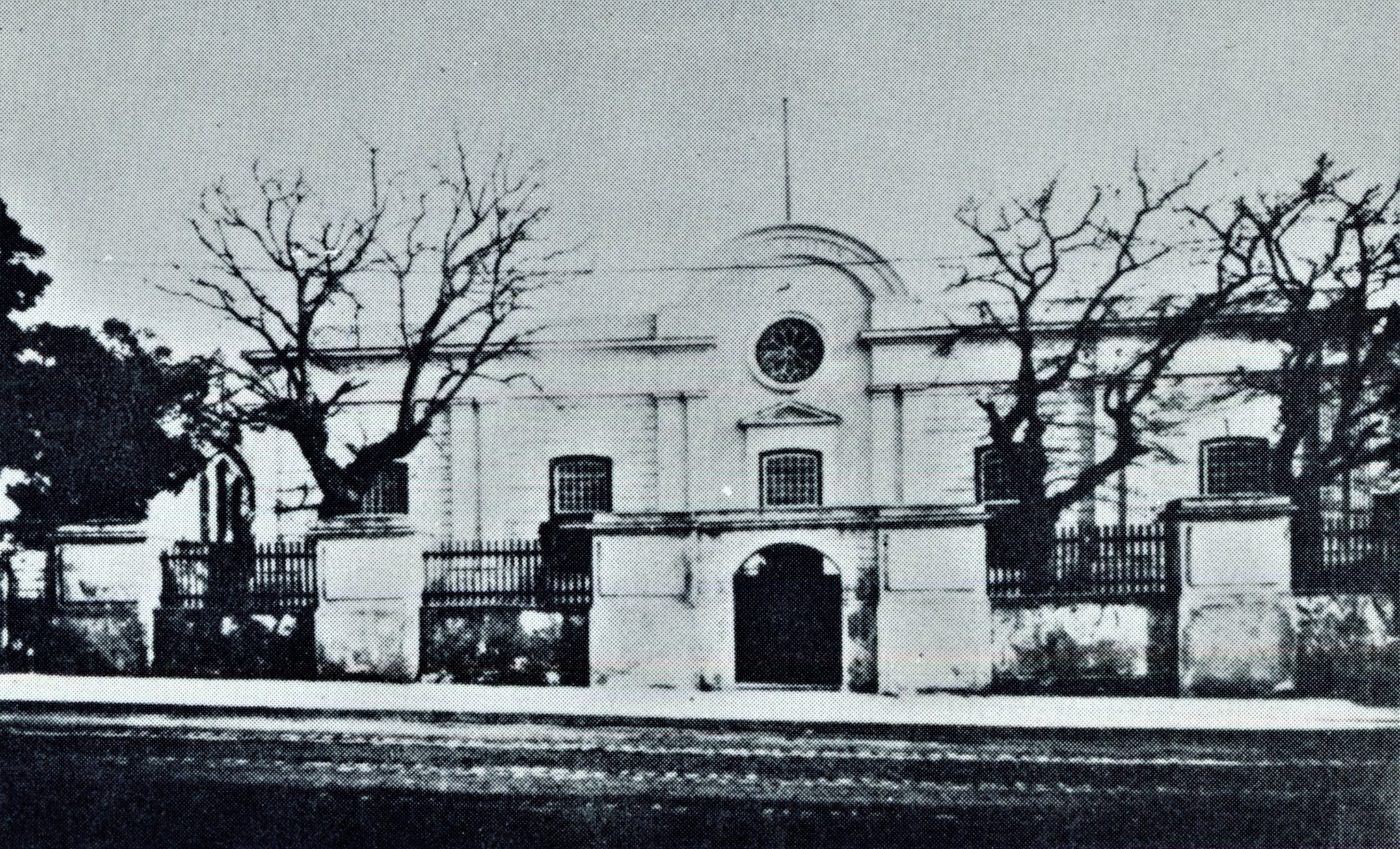 The Chaos District - A Heritage Walking Tour Down Long Street