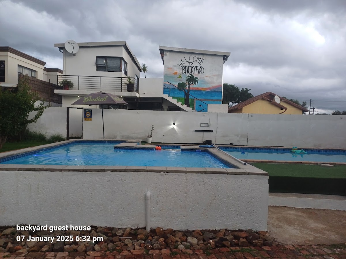 Backyard Guest House and Chill Spot