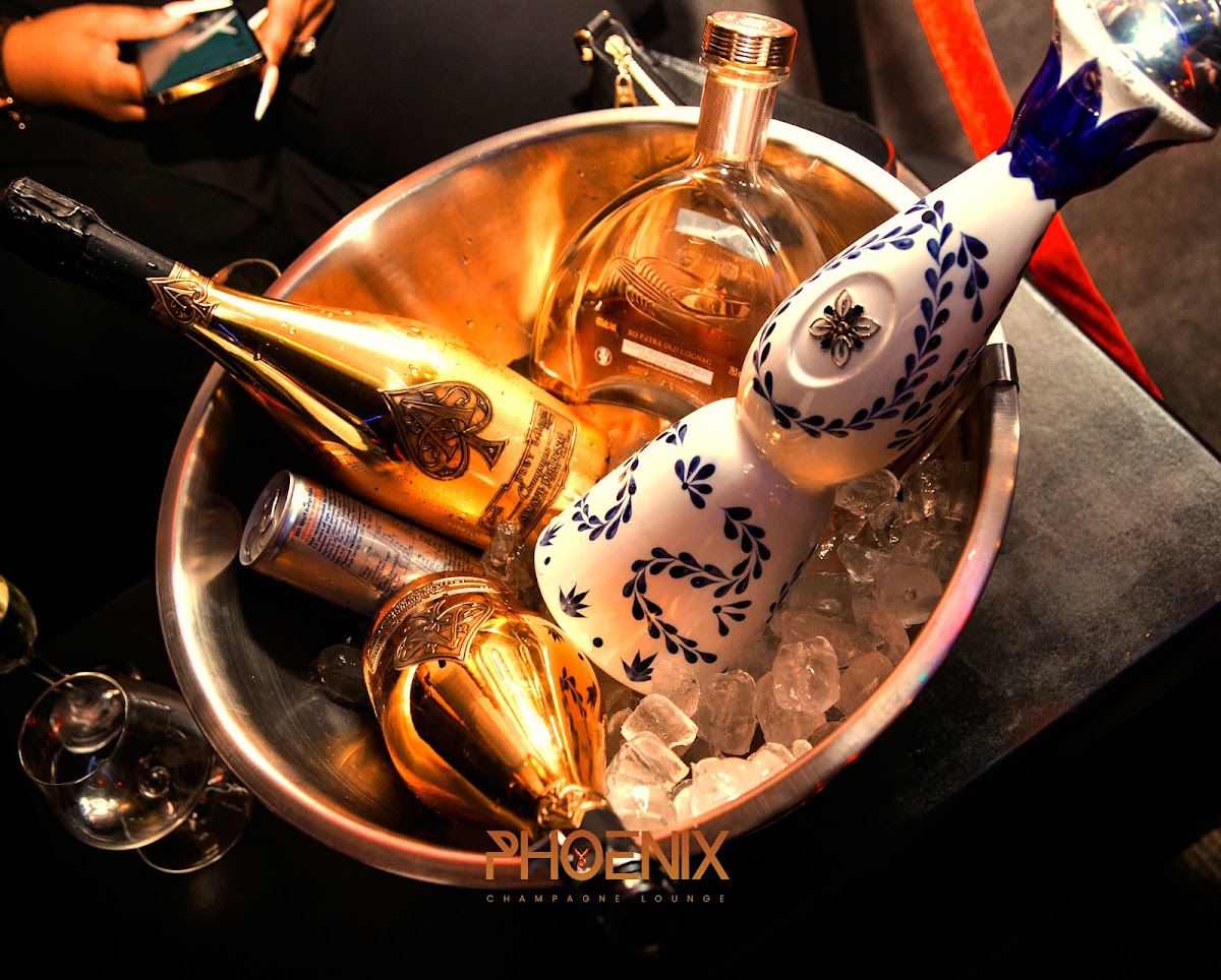 Phoenix Lounge