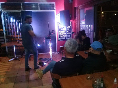 Geronimo's Pub & Grill, Strand